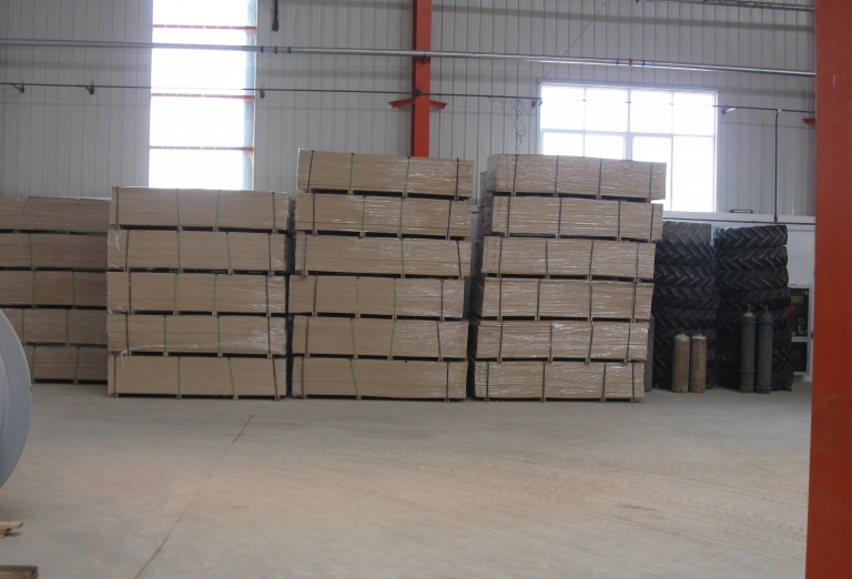 The production of fibreboards from straw