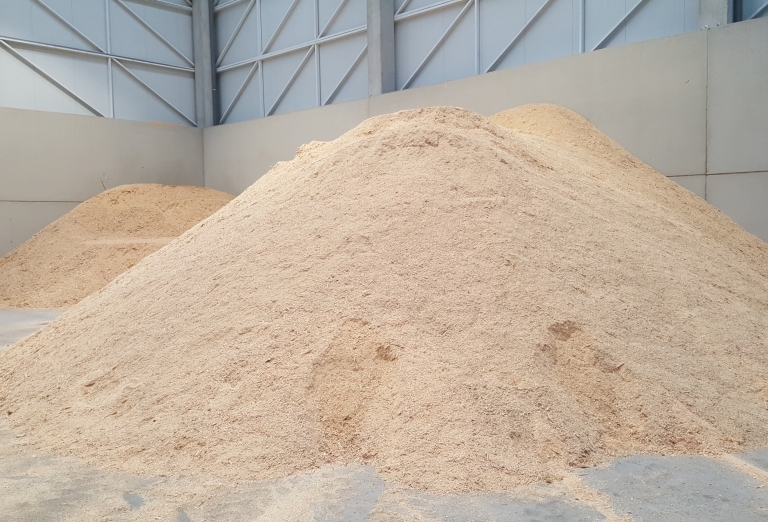 The production of wood pellets from sawdust