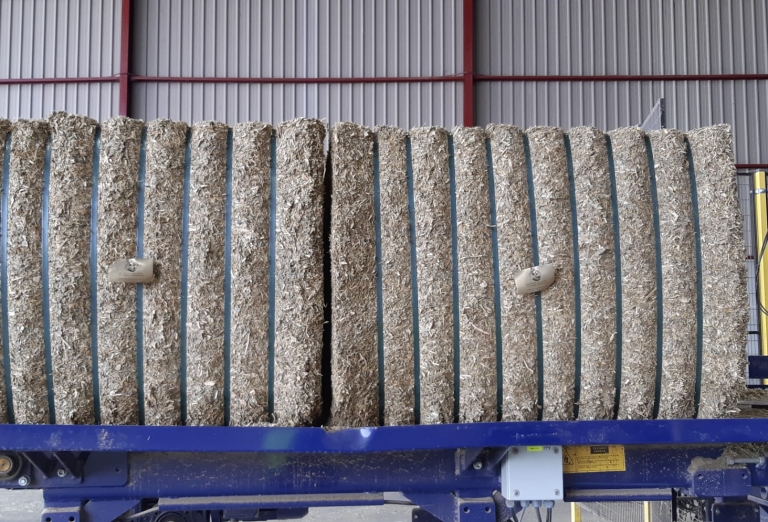 Drying of lucerne and corn silage into pellets or bales