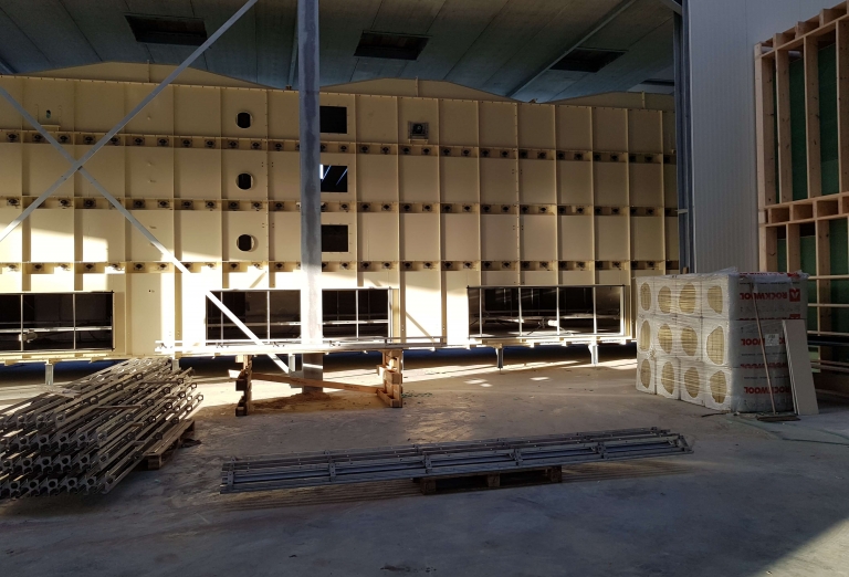 Drying of food production waste on a belt dryer