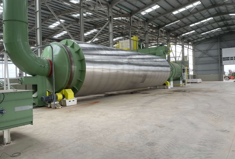 Drying of lucerne and corn silage into pellets or bales