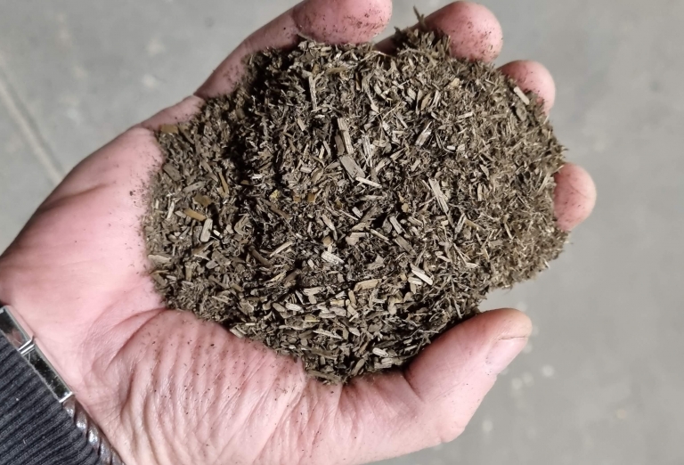 Dryer for manure and fermentation residues