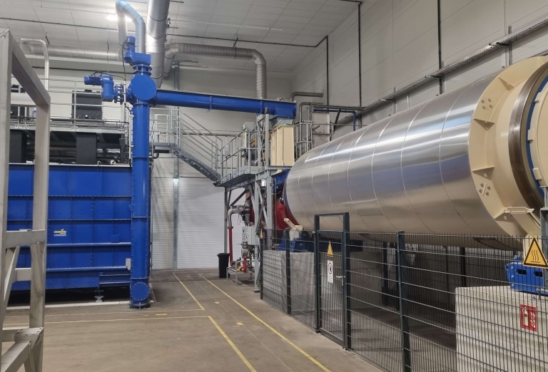Dryer for manure and fermentation residues