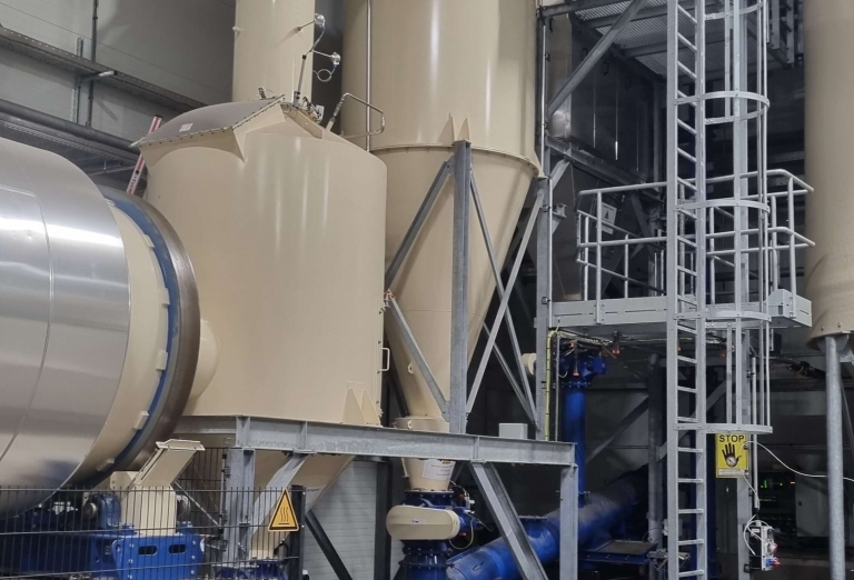 Dryer for manure and fermentation residues