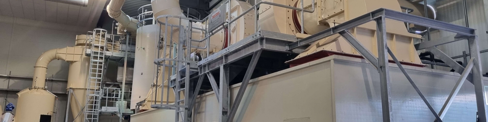 Dryer for manure and fermentation residues