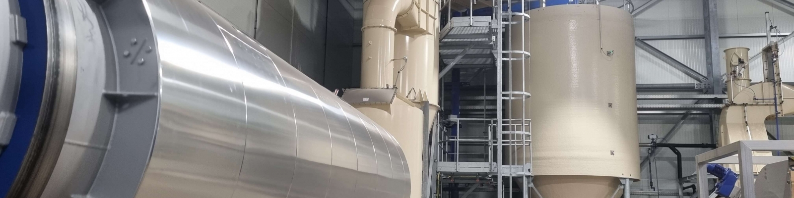 Dryer for manure and fermentation residues